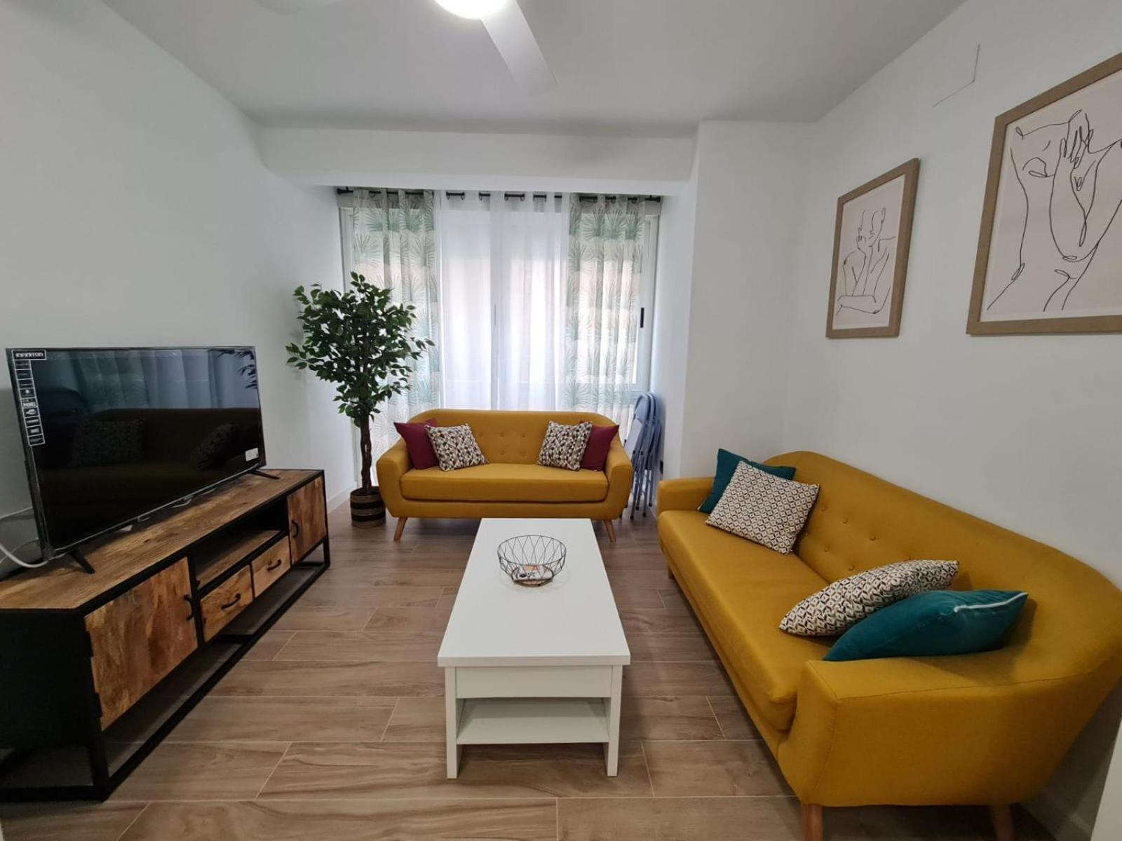 Tuguest Avenida Madrid Apartment Granada Luaran gambar