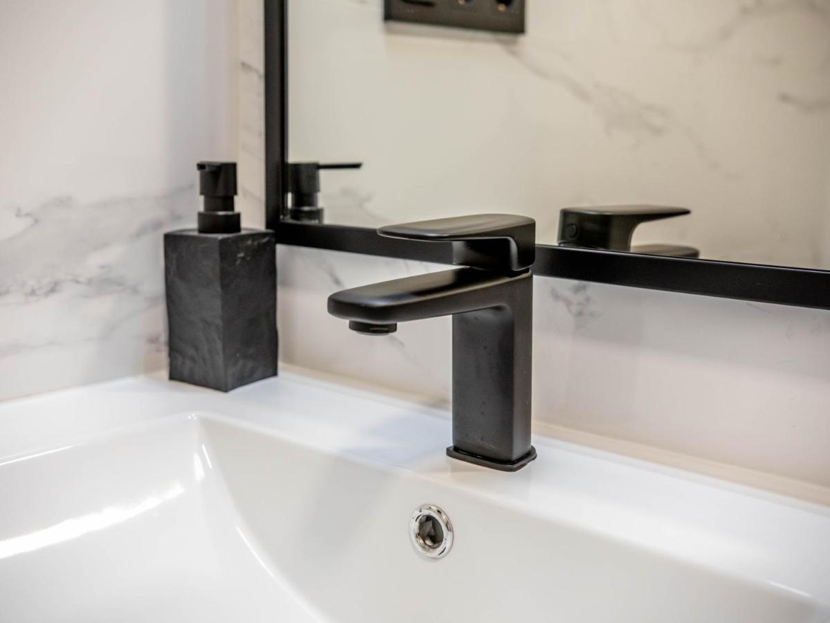 Tuguest Avenida Madrid Apartment Granada Luaran gambar