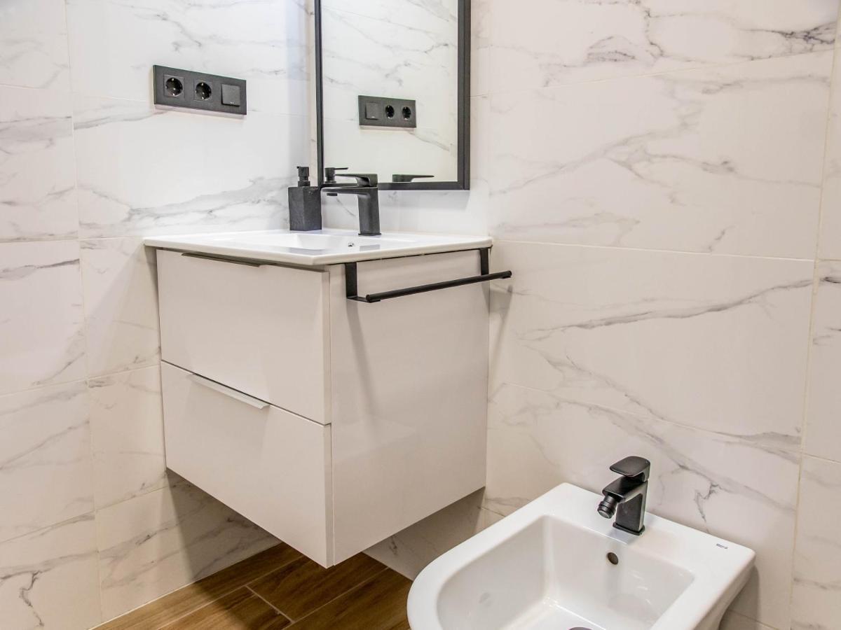 Tuguest Avenida Madrid Apartment Granada Luaran gambar